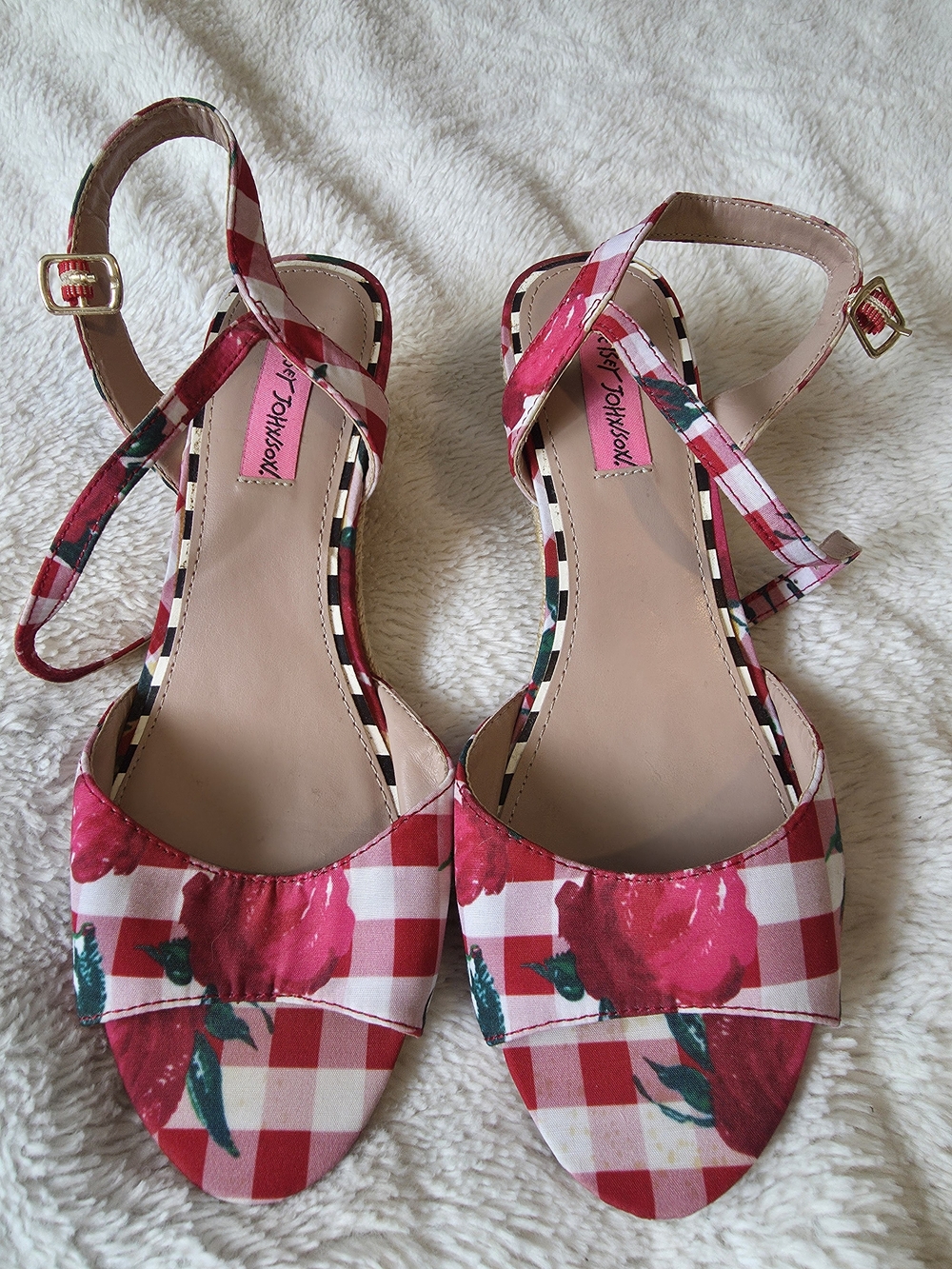 Betsey Johnson Red Floral Gingham Athena Heels - Picture 2 of 6